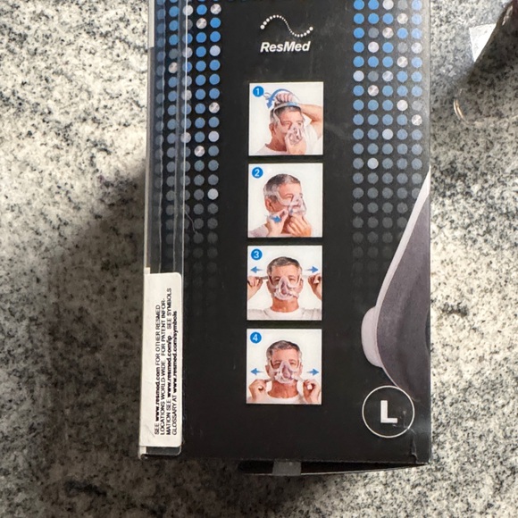 2 ResMed AirTouch F20 Mask with Black Frame and Blue Highlights - Picture 3 of 3